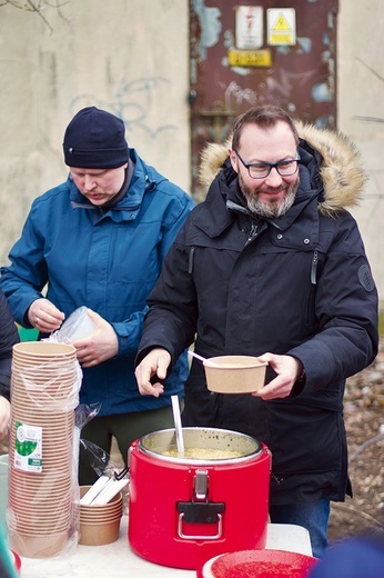 – Najważniejsze jest spotkanie. Zupa jest tylko pretekstem – podkreśla Tomek.