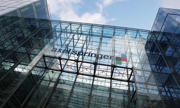 Ujawniono maile szefa Axel Springer; instruował politycznie dziennikarzy, wpływał na kampanię wyborczą