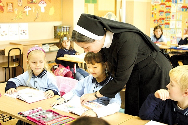 ▲	Nauczyciele chętnie korzystają z różnych narzędzi edukacyjnych.