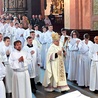 W tym roku blisko 90 ministrantów otrzyma z rąk księdza biskupa promocję na lektorów i ceremoniarzy.