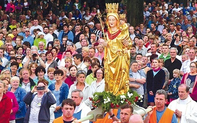 ▲	Gaździna Podhala jest nazywana przez pielgrzymów Piękną i Uśmiechniętą Panią.