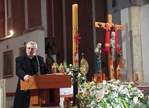 Legnicki biskup zauważył, że Paweł pełnił swoją misję apostoła nie w takim miejscu i chwili, jakie sobie sam wybierał, ale w takim, jakie Pan dla niego zaplanował.