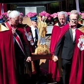 Wśród pielgrzymów byli członkowie Konfederacji Orderu Świętego Stanisława Biskupa i Męczennika.