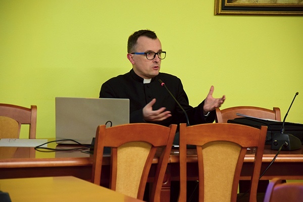 Spotkanie poprowadził ks. Bartłomiej Krzos.