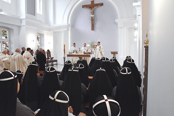 ▲	Eucharystii przewodniczył abp Tadeusz Wojda, metropolita gdański.