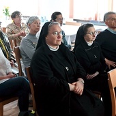 Wśród uczestników były zarówno siostry zakonne, jak i świeccy.