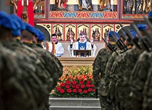 W świątyni obecna była także asysta wojskowa.