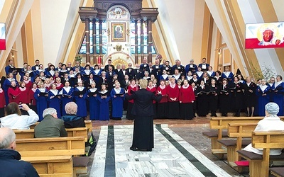 Wspólne wykonanie „Gaude Mater Polonia”. 