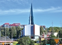 Świątynia jest jedną z charakterystycznych budowli w mieście.