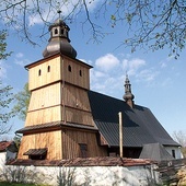 Obiekt pod wieloma względami stanowi unikat, a jego drewniana część prawdopodobnie jest najstarsza ze wszystkich budowli sakralnych w Małopolsce.