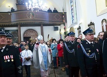 Bp Stanisław poświęcił wykonane prace w Siekierczynie i kościele w Kaninie (na zdjęciu).