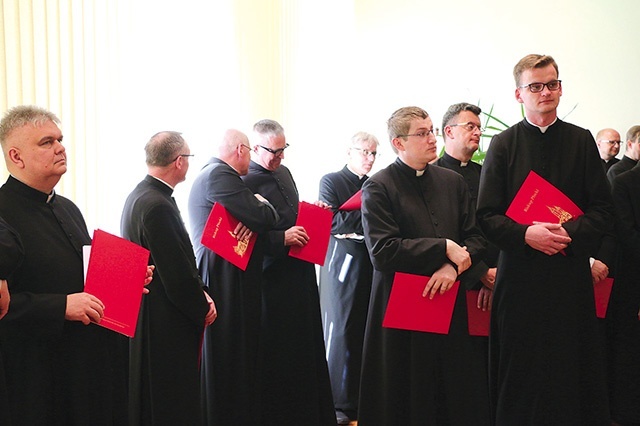 Od 1 lipca kilkudziesięciu duchownych zmieni miejsce posługi w diecezji.