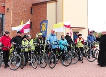 Na drogę pielgrzymów pobłogosławił ks. Kamil Borkowski.