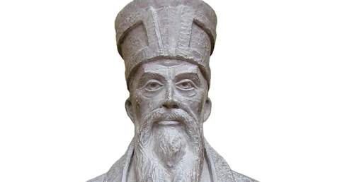 Pomnik ks. Matteo w tradycyjnym stroju mandaryńskim (Macerata, Włochy).