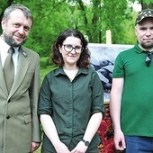 ▲	Krzysztof Wojciechowski, Alicja Sulima i Kamil Taras z Zespołu Lubelskich Parków Krajobrazowych.