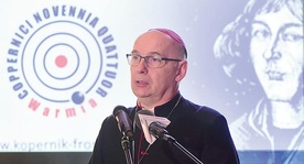 ▲	– Badacz mógł tutaj dochodzić do poznania piękna zamysłu Bożego stworzenia – akcentował bp Janusz Ostrowski.