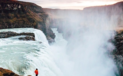 Gullfoss (isl. złoty wodospad) – słynny dwukaskadowy wodospad na rzece Hvítá.
Islandia