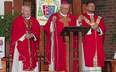 ▲	Eucharystia w Koszalinie pod przewodnictwem bp. Edwarda Dajczaka.