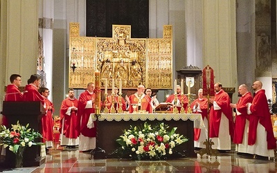 Uroczystej Eucharystii w bazylice Mariackiej przewodniczył metropolita gdański.