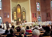 Celebracja odbyła się  w sanktuarium Matki Bożej Dobrej Drogi w Gliwicach.