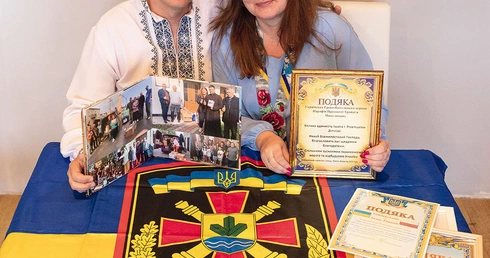 Iwona i Przemysław Zimniakowie z Chorzowa. W Ukrainie to już uznana przez wszystkich marka, kojarzona z polską życzliwością i konkretną pomocą.