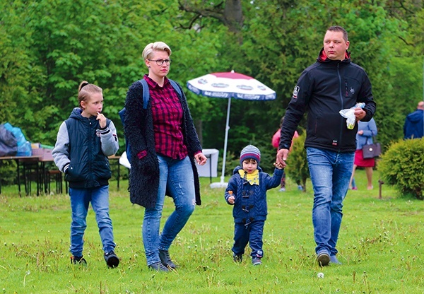 Rodzina jest jednym z ostatnich elementów struktury społecznej, który skutecznie może odpierać zagrożenia współczesnego świata.