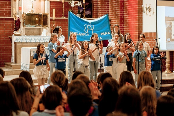 Grupa podczas występu.