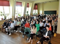 Uczestnicy spotkania w Centrum Edukacji Ekonomiczno-Handlowej.