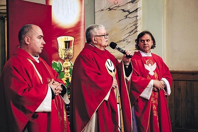 W uroczystość Zesłania Ducha Świętego 50 lat kapłaństwa obchodził ks. Henryk Linarcik.