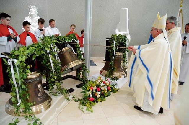 Poświęcenia dokonał bp Rudolf Pierskała.