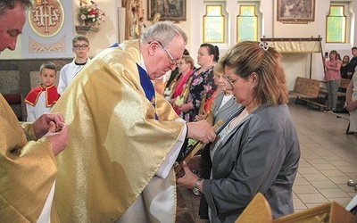 Koronacji dokonali ks. proboszcz Józef Sykosz i o. Romuald Kszuk.