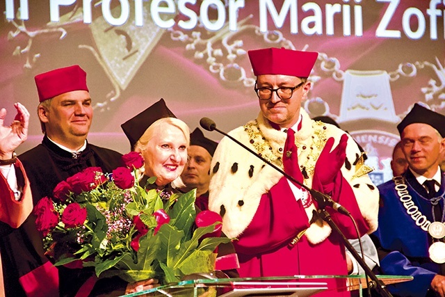 Tytuł doktora honoris causa otrzymała Maria Zofia Siemionow.