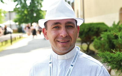 Kapłan jest zastępcą dyrektora Pieszej Pielgrzymki Duszpasterstwa Rolników i pomocniczym duszpasterzem rolników diecezji zielonogórsko-gorzowskiej.
