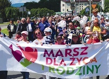 Największe skarby – dzieci – towarzyszyły rodzicom w żywieckim korowodzie.