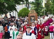 	Eucharystię koncelebrowali biskupi naszej diecezji oraz wielu kapłanów z każdego zakątka diecezji.