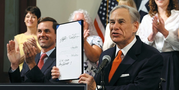 Gubernator Teksasu  Greg Abbott.