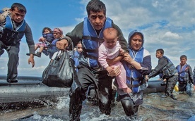 Imigranci na wyspie Lesbos. Napływ osób przekraczających granicę turecko-grecką jest ostatnio coraz większy.