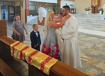 ▲	Paweł Konkol z żoną Sabiną.