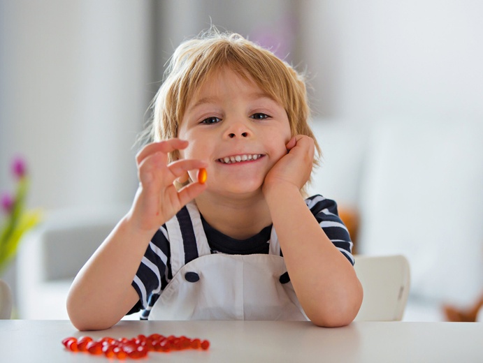 Czy warto podawać dzieciom suplementy diety?