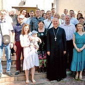 	Wspólne zdjęcie z bp. Markiem Solarczykiem, który wziął udział w spotkaniu.