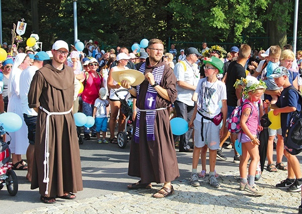 Nieodłącznym elementem wypoczynku jest  dla o. Łukasza Buksy OFM pielgrzymka  na Jasną Górę.