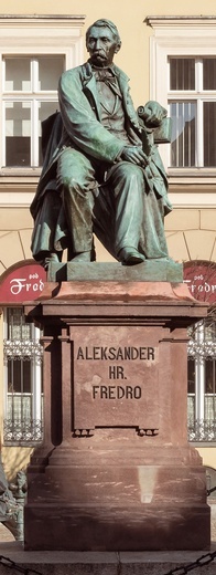 Aleksander Fredro jest jednym z klasyków polskiej literatury. Jego pomnik, pierwotnie ustawiony we Lwowie, został przeniesiony do Wrocławia.