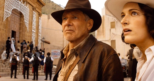 Pogoń za artefaktem doprowadziła Indianę Jonesa (Harrison Ford) i jego chrzestną córkę Helenę (Phoebe Waller-‑Bridge) na Sycylię.