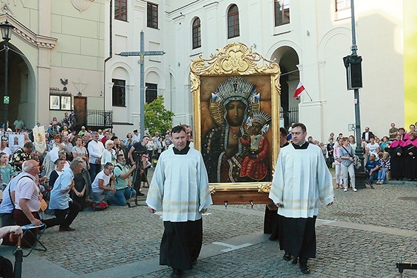 3 lipca Matka Boża wychodzi na ulice Lublina.