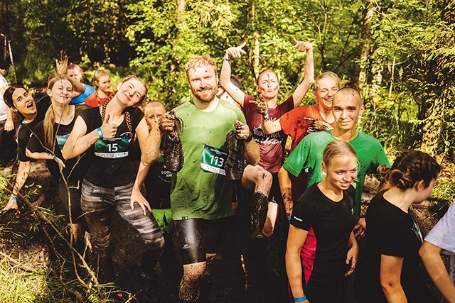 	Jednym z najbardziej spektakularnych momentów Festiwalu Życia, ale i mocno wymagającym, jest Bieg Festiwalowicza – sportowe wyzwanie typu runmageddon.