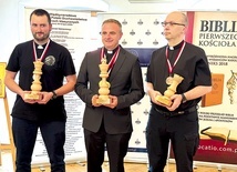 ▲	Najlepsi szachiści wśród duchownych.