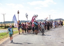 ▲	Tegoroczna wędrówka będzie krótsza od ubiegłorocznej o jeden dzień. Organizatorzy zrezygnowali z noclegu w Częstochowie- -Kawodrzy. Na ostatni etap pątnicy wyruszą z miejscowości Cisie.