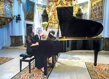 	W kaplicy w Szalejowie Dolnym zagrały Sabrina Dente i Annamaria Garibaldi.