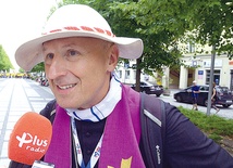 Biskup radomski w ostatnim dniu ubiegłorocznej wędrówki.