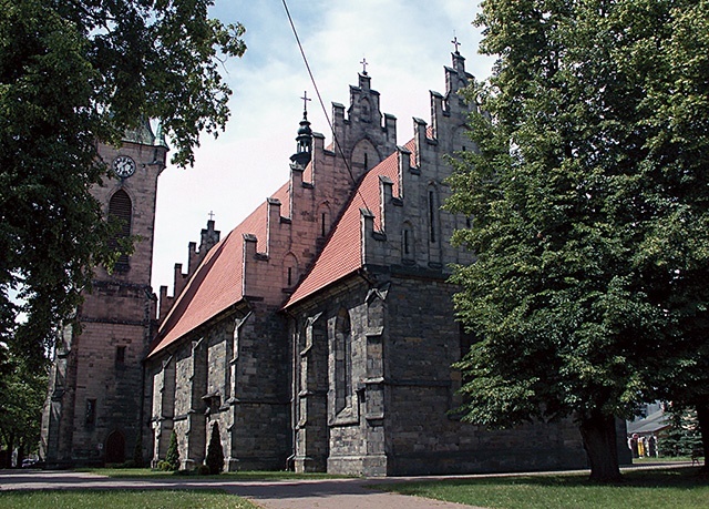 	Początki budowy kościoła pw. św. Mikołaja w Końskich sięgają 1492 roku.